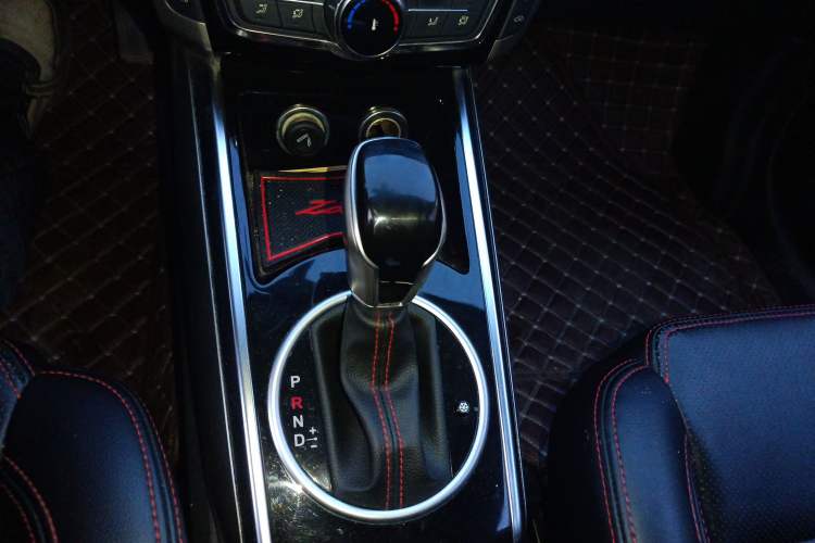 Used Zotye Domy X5 2015 1.5T CVT Landlord Edition China V Standard Gear Lever