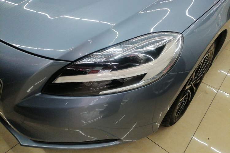 Used Volvo V40 2017 T3 Zhiyi Edition