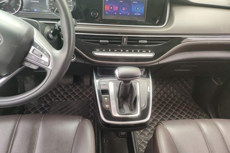 Used GAC Trumpchi M6 2019 270T Automatic Luxury Edition (6-seater) - China V Standard Gear Lever