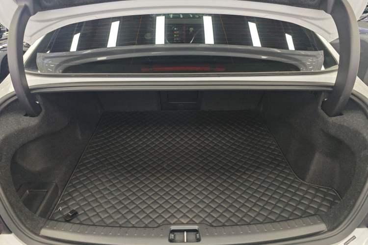 Used Volvo S60 2025 B4 Zhiyuan Luxury Edition
