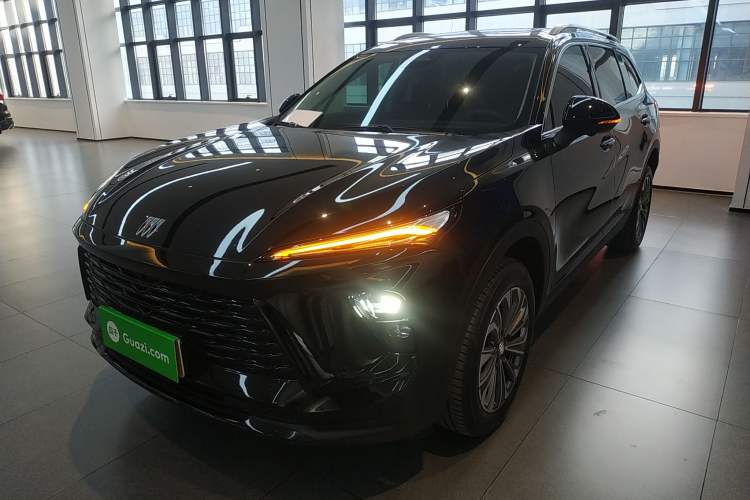 Used Buick Envision 2025 Encore Plus 28T Two-Wheel-Drive Platinum Edition