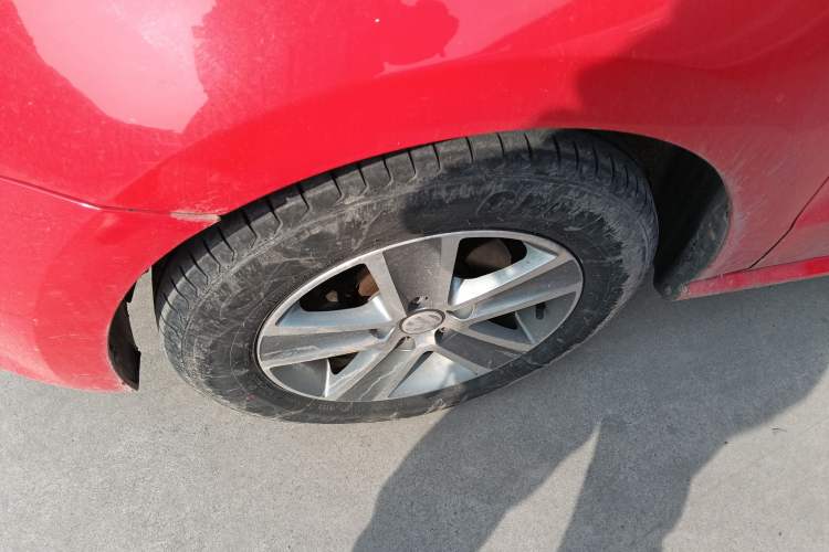 Used Volkswagen Polo 2013 1.4L Manual Fashion Edition