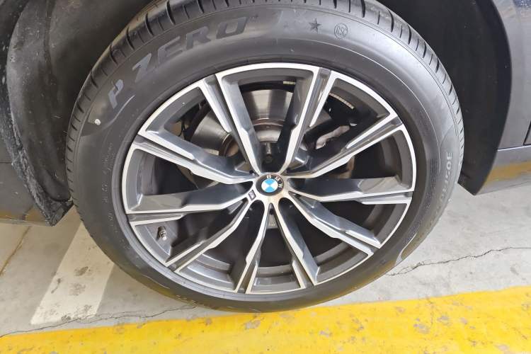 Used BMW X5 2022 Restyled xDrive 30Li Luxury Version M Sport Package
