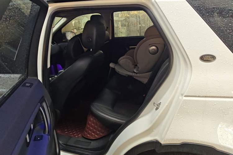 Used Land Rover Discovery Sport 2018 240 PS PURE Edition Left Rear Seat