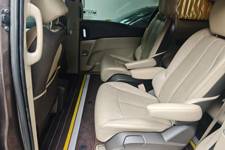 Used Buick GL8 2011 3.0L GT Luxury Business Haoya Edition Left Rear Seat