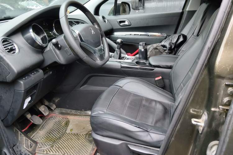 Used Peugeot 3008 2015 2.0L Manual Classic Edition Left Front Seat