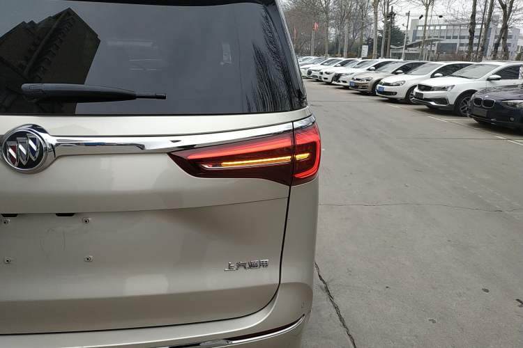 Used Buick GL8 2020 ES Land Cruiser 653T Luxury Model
