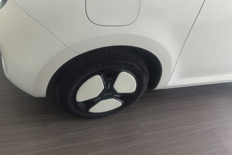 Used CHANGAN NEVO Lumin 2022 210km Sweet Edition Left Front Wheel Hub