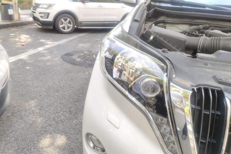 Used Toyota Prado 2016 3.5L Automatic TX-L NAVI Right Front Headlight