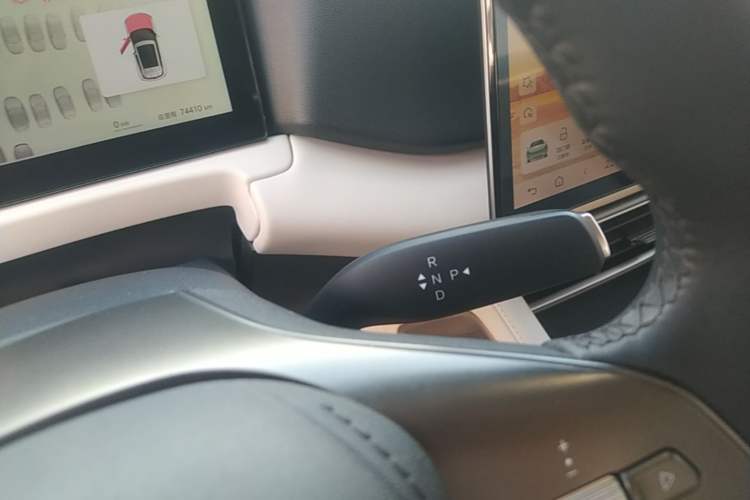 Used BYD Yuan UP 2025 Intelligent Driving Version 401 KM Dynamic Edition Gear Lever