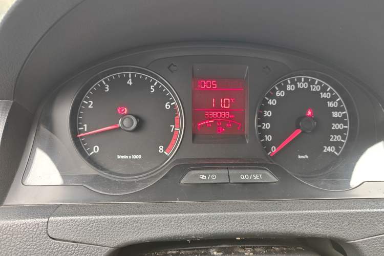 Used Volkswagen Santana 2013 1.6L Manual Fashion Edition Odometer Close Up