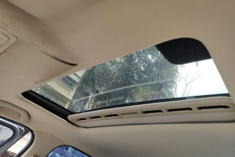 Used Volkswagen Lavida 2011 1.6L Manual - Premium Edition