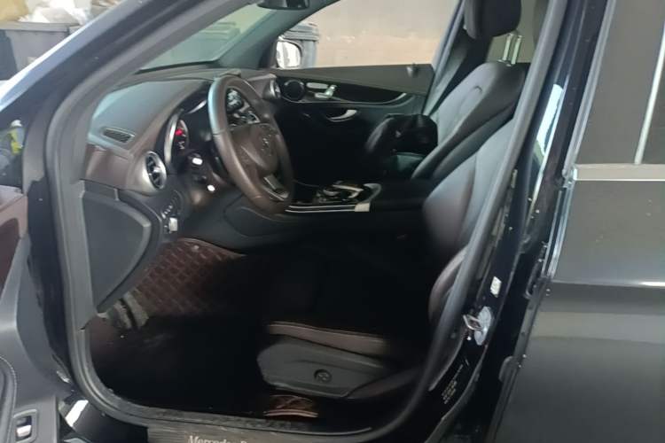Used Mercedes-Benz GLC 2019 Facelift GLC 260 L 4MATIC Luxury Model
