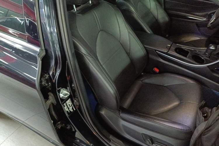 Used Toyota Avalon 2019 2.0L Luxury Edition China VI Standard