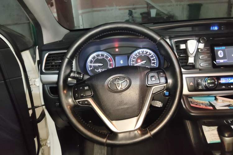 Used Toyota Highlander 2017 2.0T Four-Wheel Drive Luxury Edition 7 Seats