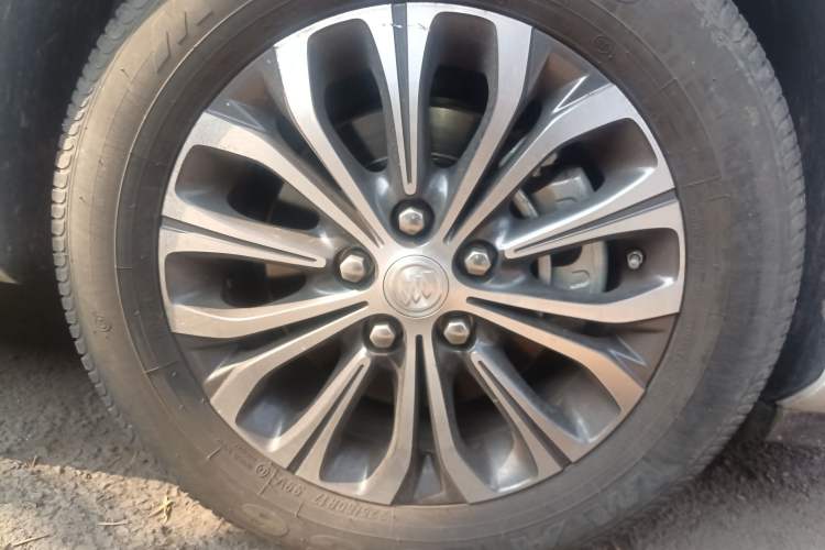 Used Buick GL8 2023 Land Executive Class Deluxe Model