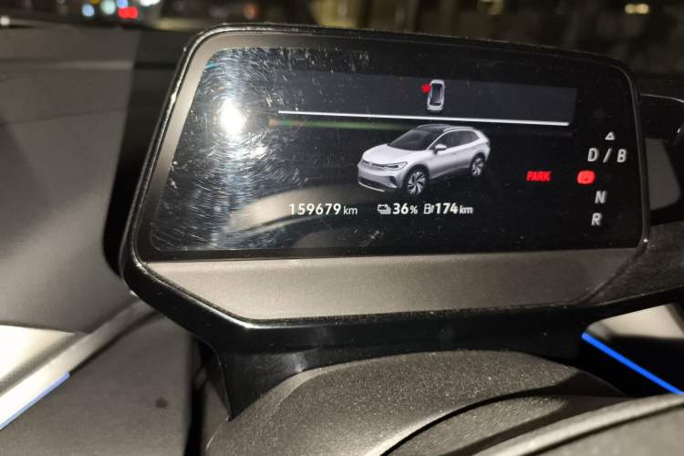 Used Volkswagen ID.4 CROZZ 2021 Long-Range PRO Two-Wheel Drive Version Odometer Close Up