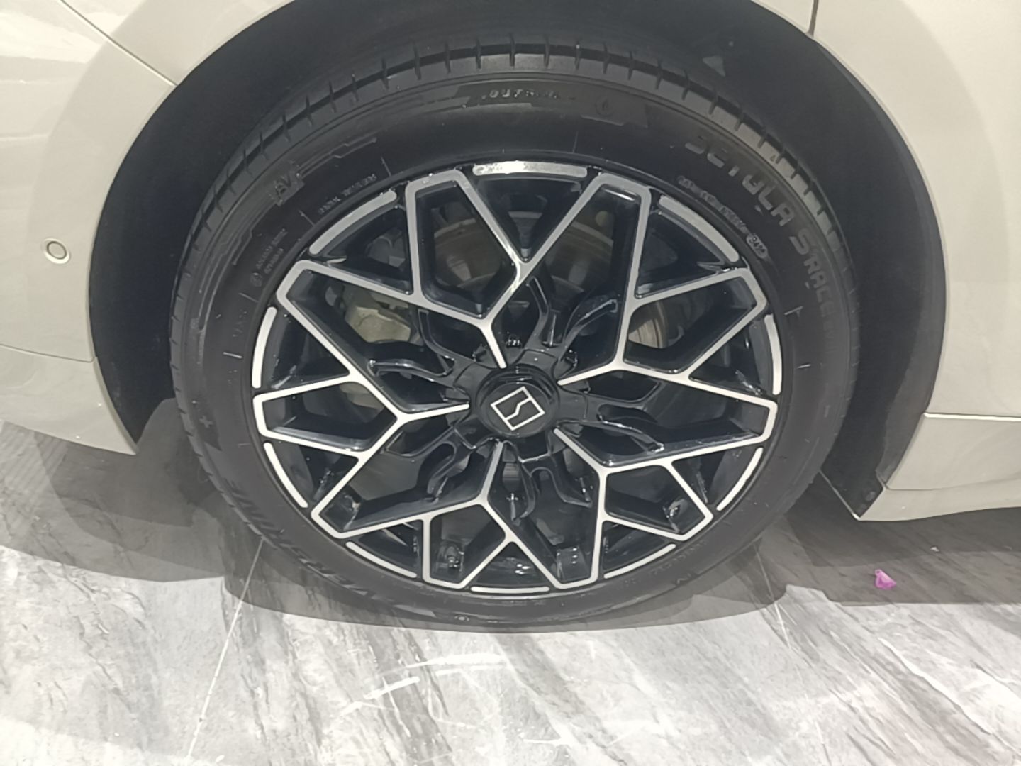 Zeekr 001 2025 WE Edition 95 kWh All-Wheel Drive — снимка 11