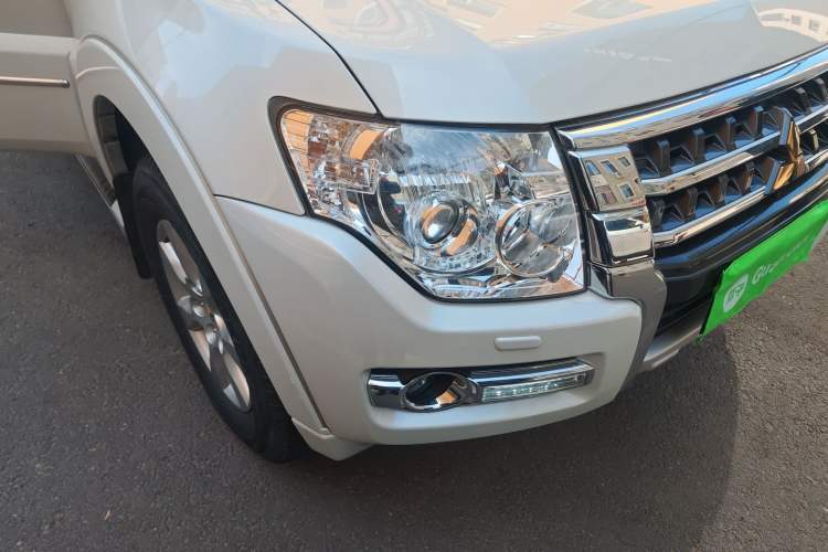 Used Mitsubishi Pajero 