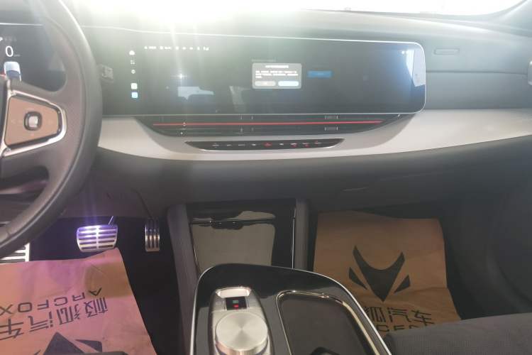 Used ARCFOX Alpha S 2022 HI Version Advanced Edition Audio And AC Panel