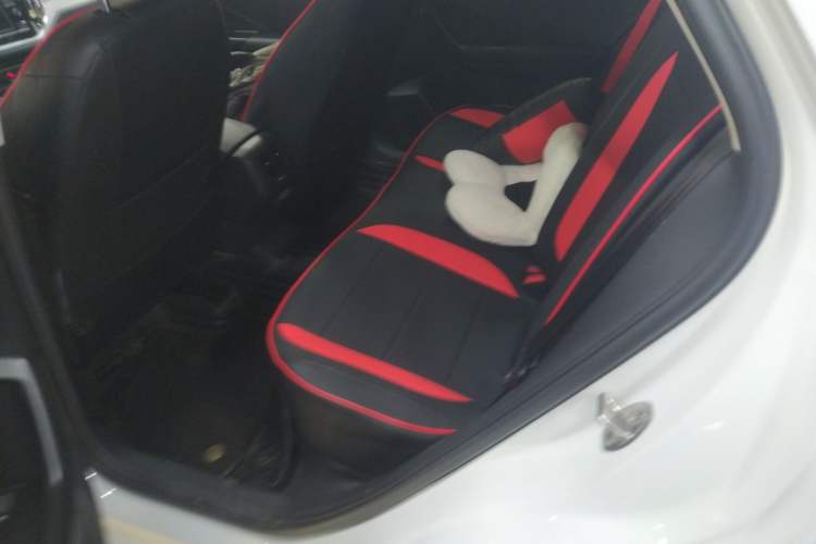 Used Volkswagen T-ROC 2019 230TSI DSG Two-Wheel-Drive Advanced Version China VI Standard Left Rear Seat