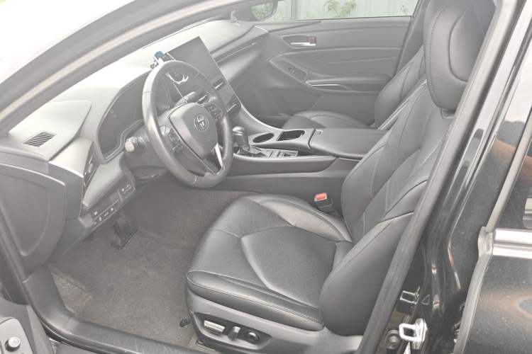 Used Toyota Avalon 2023 2.5L Luxury Edition Left Front Seat