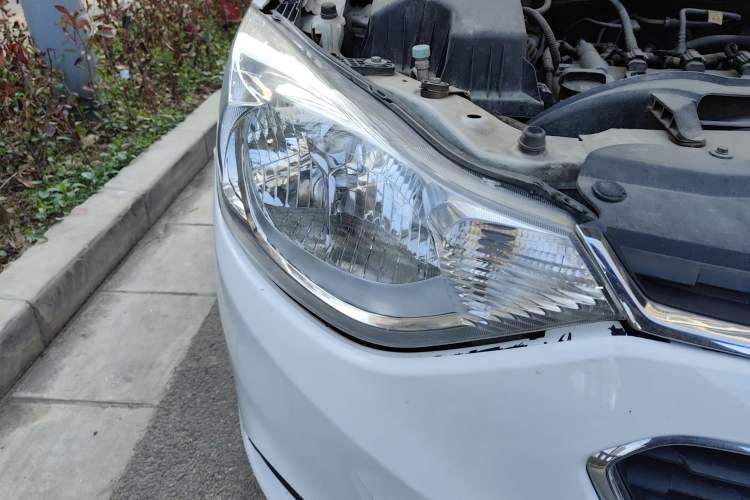 Used Chevrolet Sail 2015 Sail 3 1.5L Manual with Ideal Sunroof Edition Right Front Headlight