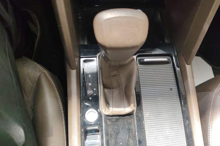 Used Volkswagen Viloran 2020 330TSI Business Edition
