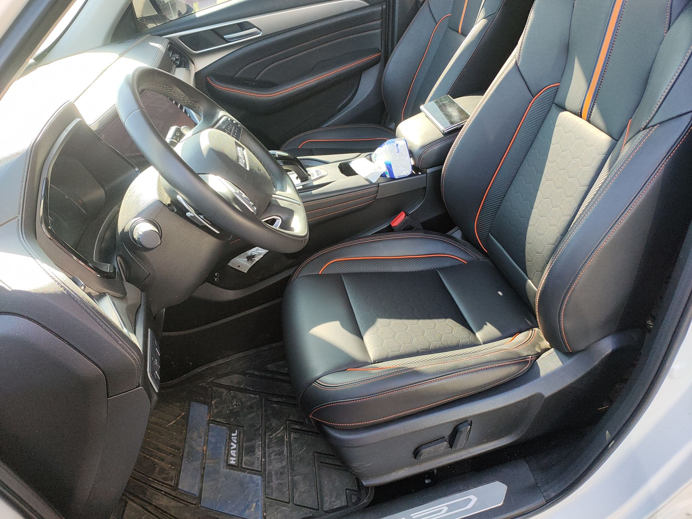 المقاعد الأمامية داخل السيارة