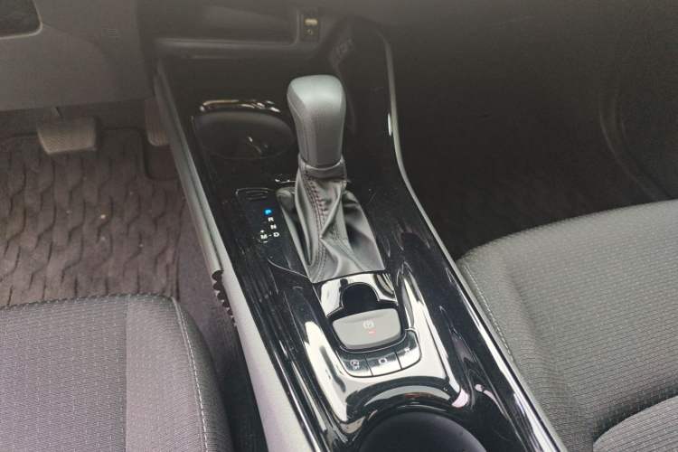 Used Toyota IZOA 2021 2.0L Yichi SPORT