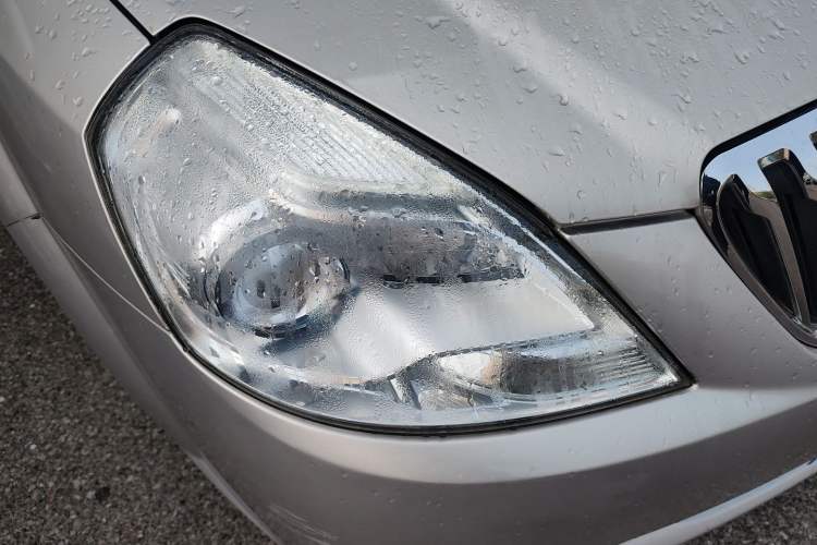 Used Buick Excelle 2015 1.5L Automatic Classic Model Right Front Headlight