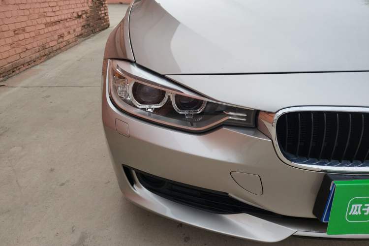 Used BMW 3 Series 2013 320i Sport Edition Right Front Headlight