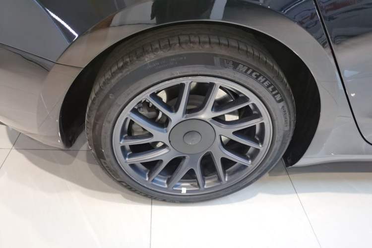 Used Tesla Model 3 2023 Long-Range All-Wheel-Drive Version