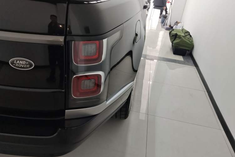 Used Land Rover Range 2020 3.0 L6 Grand Edition Right Rear Taillight