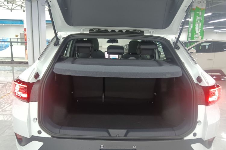 Used Volkswagen ID.4 CROZZ 2026 Model Pure Enjoyment Edition PURE Trunk