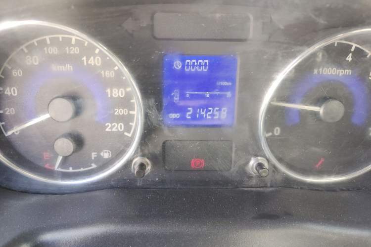 Used Chery E5 2014 1.5L Manual Youyue Model Odometer Close Up