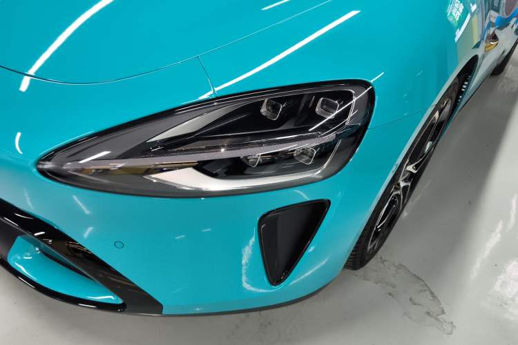 Used Xiaomi Auto SU7 2024 Four-Wheel Drive Ultra-Long Range Advanced Intelligent Driving Max Edition Left Front Headlight