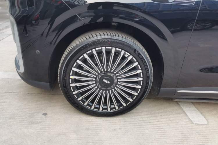 Used Chery T11 2026 Model 220 All-Wheel Drive Family Fun Edition
