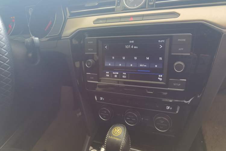 Used Volkswagen FAW-Volkswagen CC 2019 330TSI Huayan Edition China V Standard Audio And AC Panel