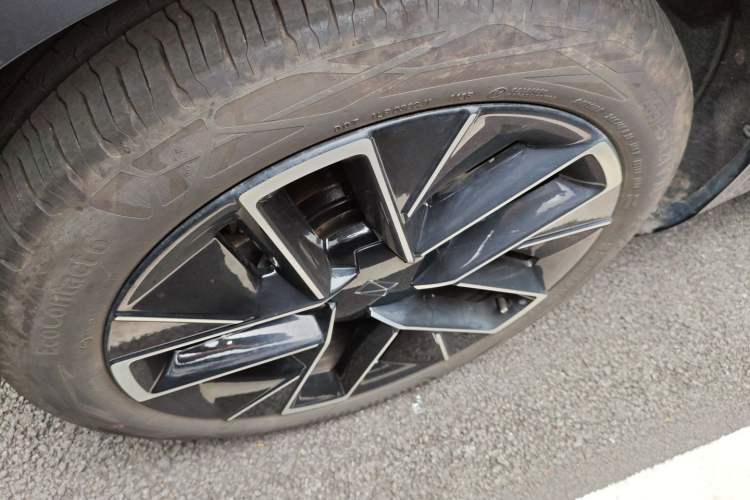 Used Avatr 11 2025 Year Updated Max Extended-Range Version Exterior 4