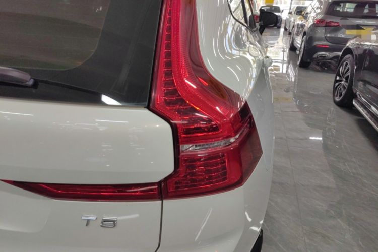 Used Volvo XC60 2019 T5 4x4 Smart & Dynamic Sport Edition China VI Standard