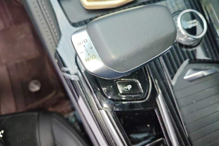 Used Geely Auto Monjaro L 2024 2.0TD High-Power Automatic Two-Wheel Drive Skyline Edition