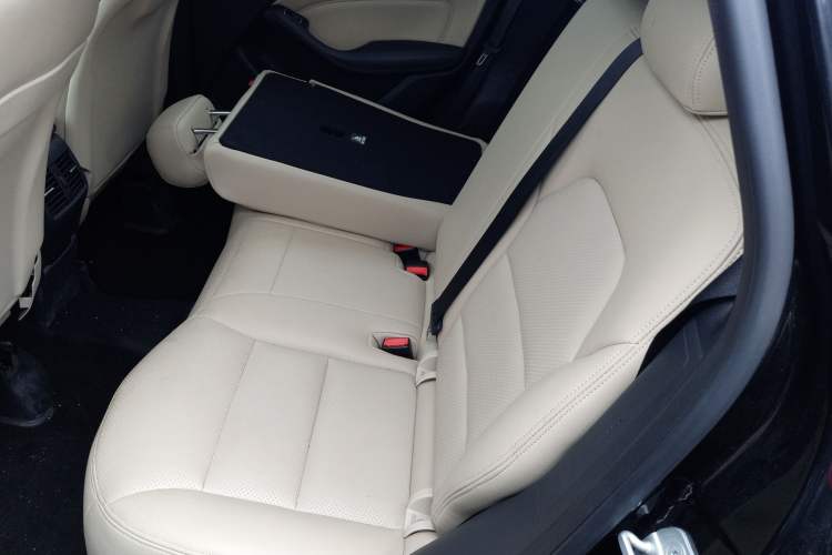 Used Mercedes-Benz B-Class 2012 B 200 Left Rear Seat