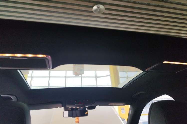 Used Mercedes-Benz GLC 2020 Facelift GLC 300 L 4MATIC Dynamic Edition
