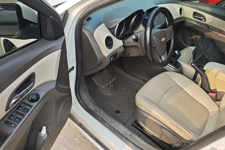 Used Chevrolet Cruze 2015 1.5L Classic SL MT
