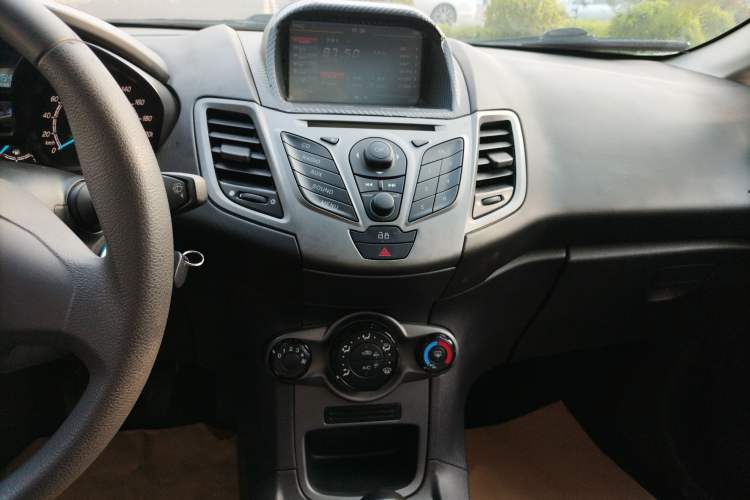 Used Ford Fiesta 2013 Hatchback 1.5L Manual Fashion Edition
