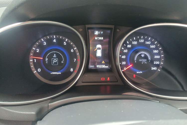 Used Hyundai Santa Fe 2013 2.4L Automatic Two-Wheel Drive Smart Version Instrument Cluster