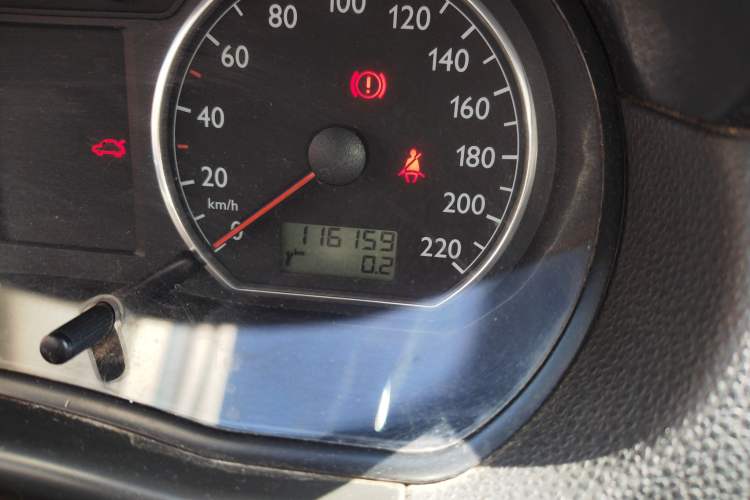 Used Volkswagen Polo 2011 Jingqu 1.4L Manual Sile Edition Odometer Close Up