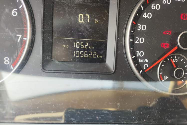 Used Volkswagen Touran 2011 1.4T Manual Zhiya Edition 5 Seats
