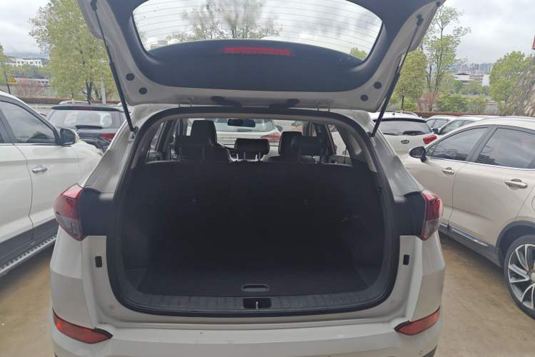 Used Hyundai Tucson 2018 1.6T Dual-Clutch Two-Wheel Drive 15th Anniversary Special Edition